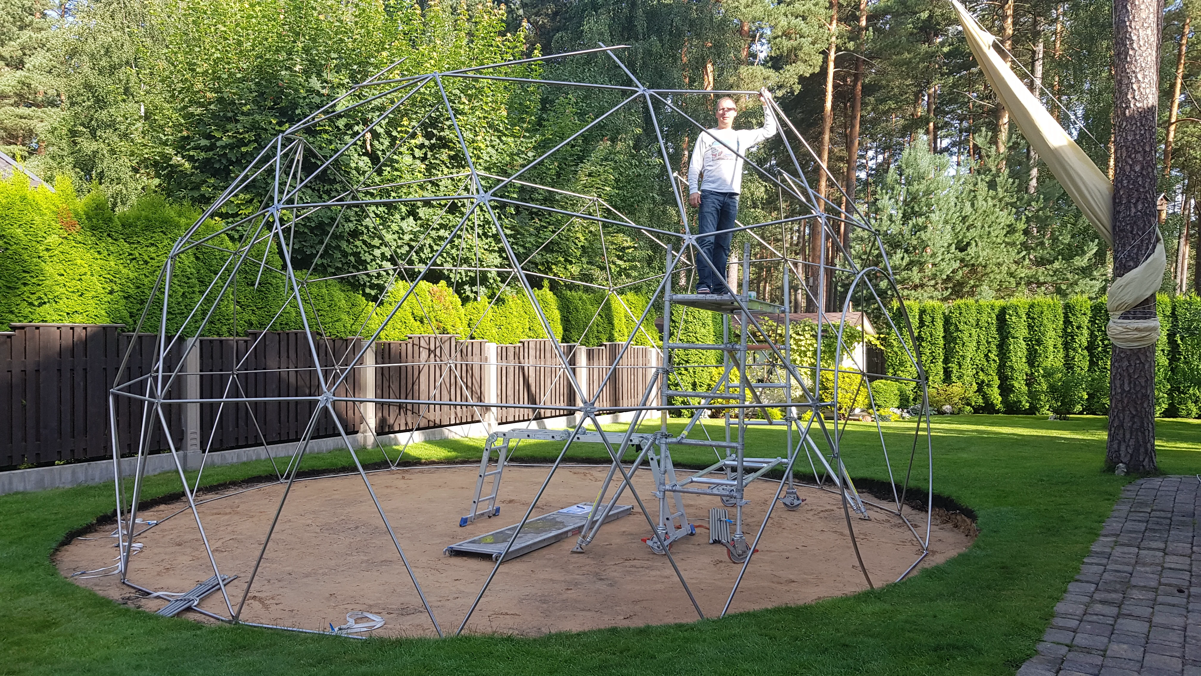 Geodesic framework rising